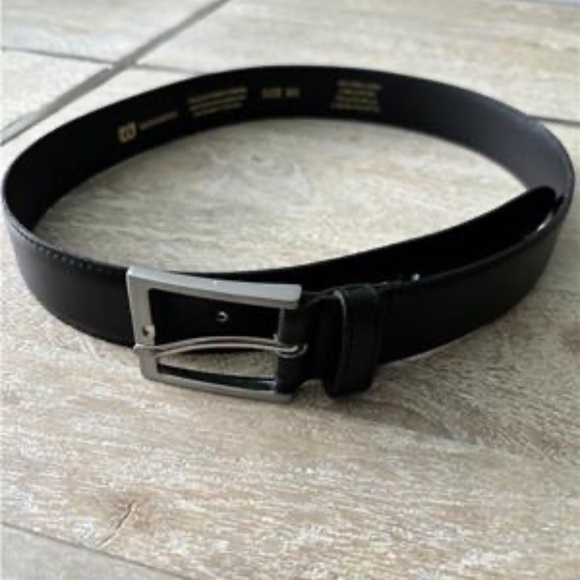 BRAND NEW Black Leather Mens Belt - 80 CM - Picture 2 of 2